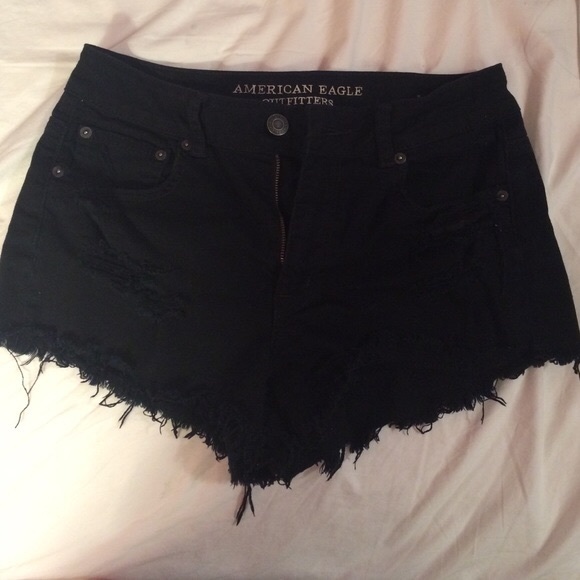 Black frayed shorts - Picture 2 of 4
