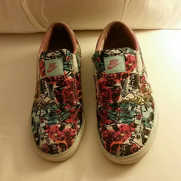 Nike print slip ons