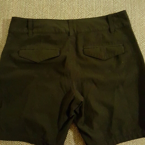 Shorts - Picture 2 of 3