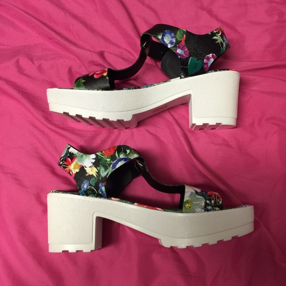 Brand new floral sandals with chunky heel