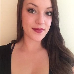 Meet your Posher, Carissa