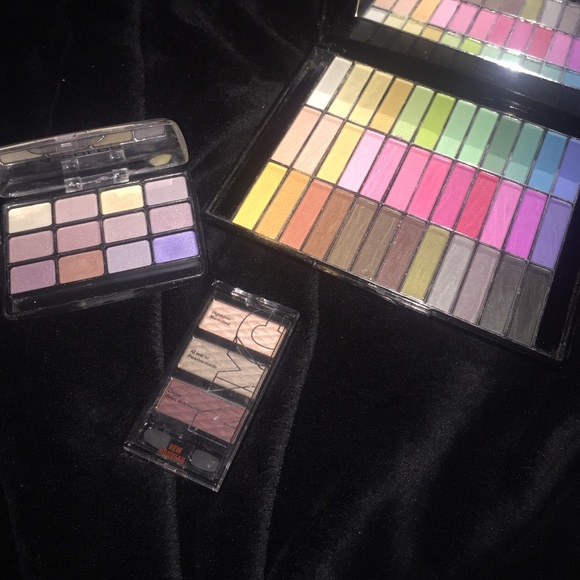 Eye shadow bundle