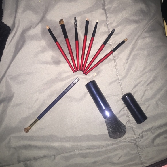 Mixed make up brush bundle!