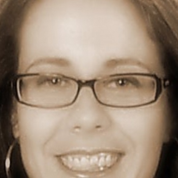 Meet your Posher, Hilary - Picture 1 of 1