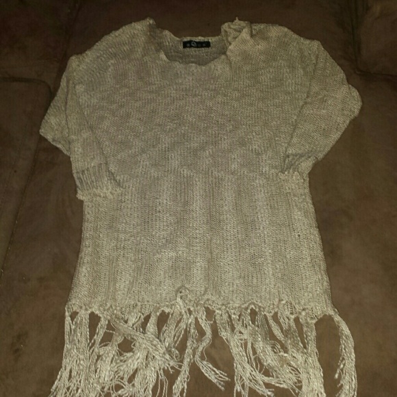 ♐Sold♐Boutique Fringe 3/4 Sleeve