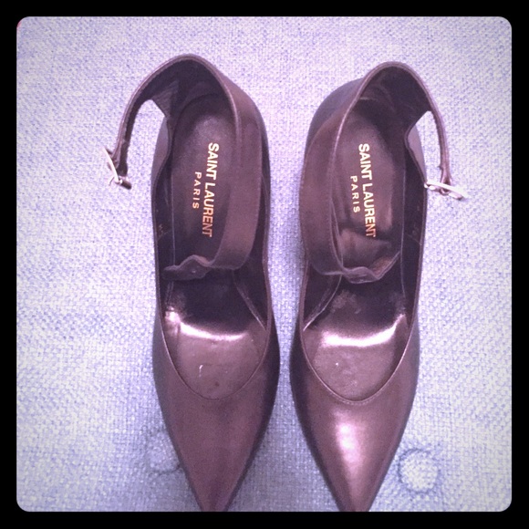 Saint Laurent black pumps