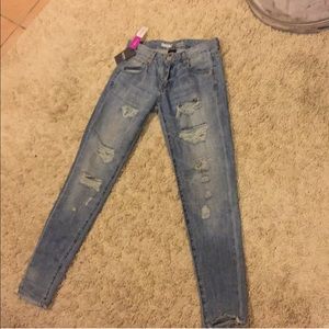 Destroyed BF jeans