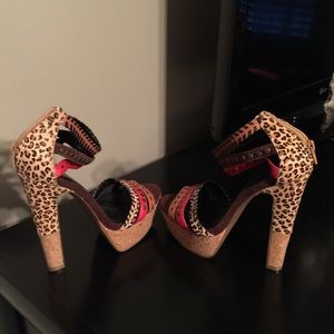 Jessica Simpson heels