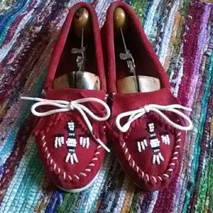 Red suede Minnetonka with beading! GUC! 8.5