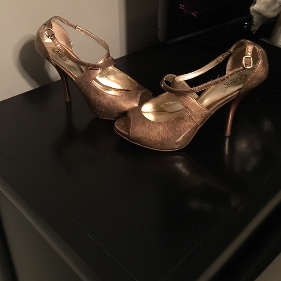 Carlos Santana heels used a few times - Picture 1 of 4