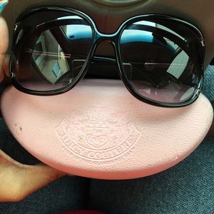 Juicy couture sunglasses w/ original case & cloth