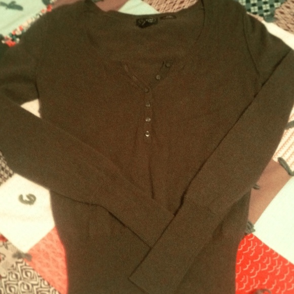 NWOT SUPER SOFT 100%. Cashmere Sweater