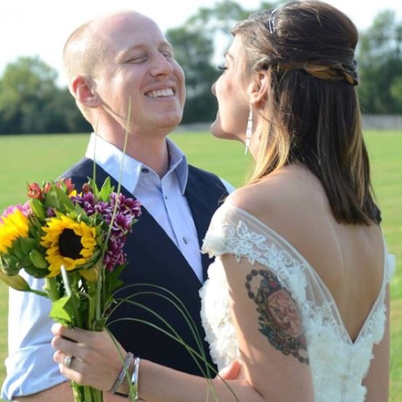 MEET YOUR POSHER - Picture 3 of 6