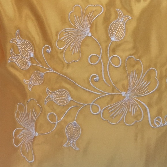 Decor pillow - Picture 3 of 3