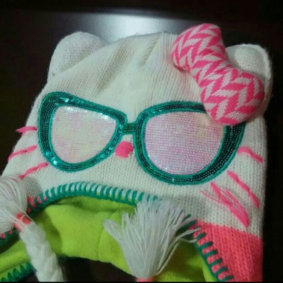Hello Kitty Beanie - Picture 3 of 4