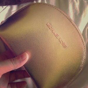 Micheal kors make up bag