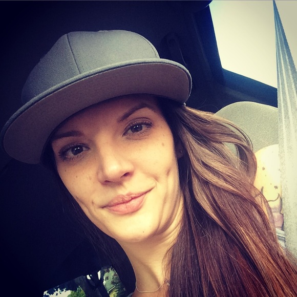 Meet your Posher, Katie - Picture 1 of 1