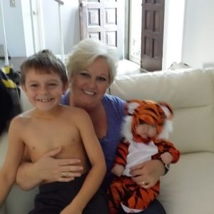 Meet your Posher, Stacy