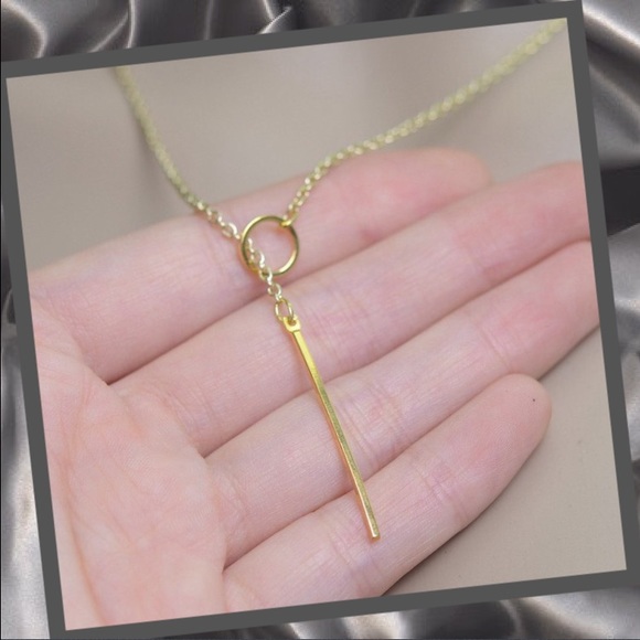 ๐Gold tone necklace - Picture 2 of 3