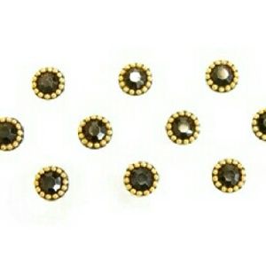 Indian forehead jewel