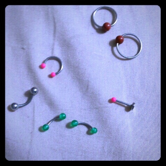 Cbrs, eyebrow rings, labret