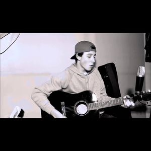 Meet your Posher, Chloe