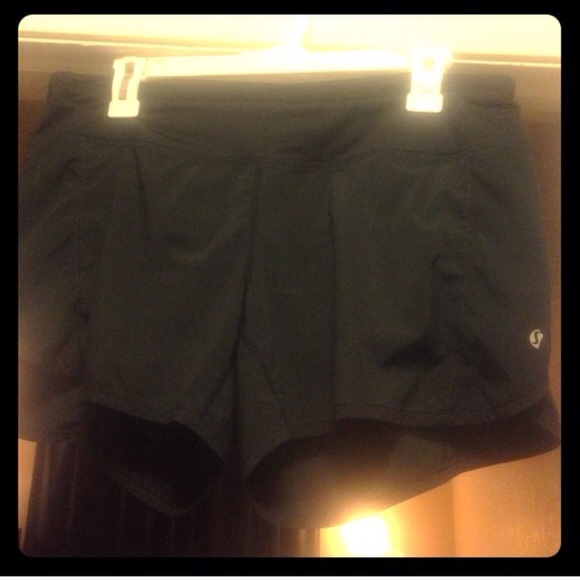 Lulu jogging shorts
