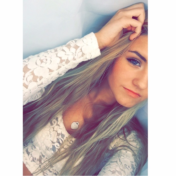 Long sleeve lace crop top