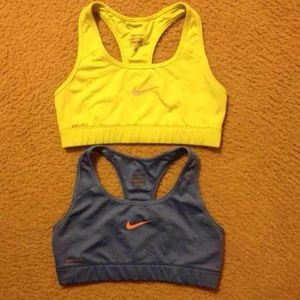 2 Nike Pro sportsbras