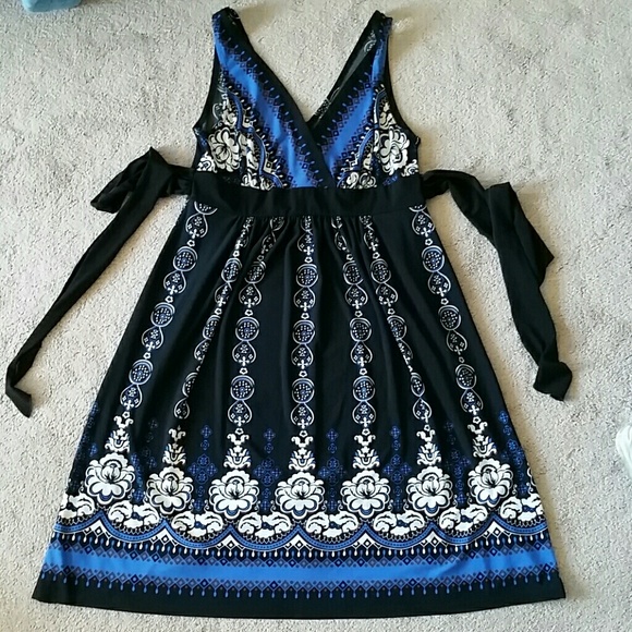 8P Beautiful Lightweight Dress!