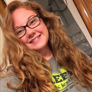 Meet your Posher, Brenna