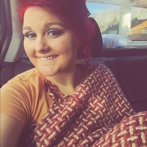 Meet your Posher, Alexis