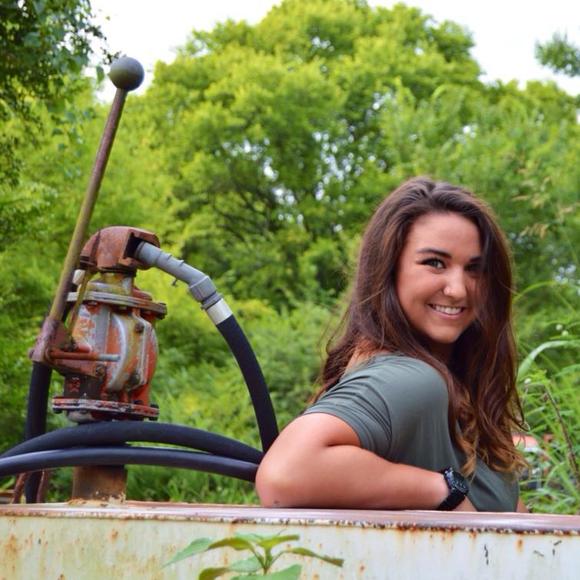Meet your Posher, Charlotte