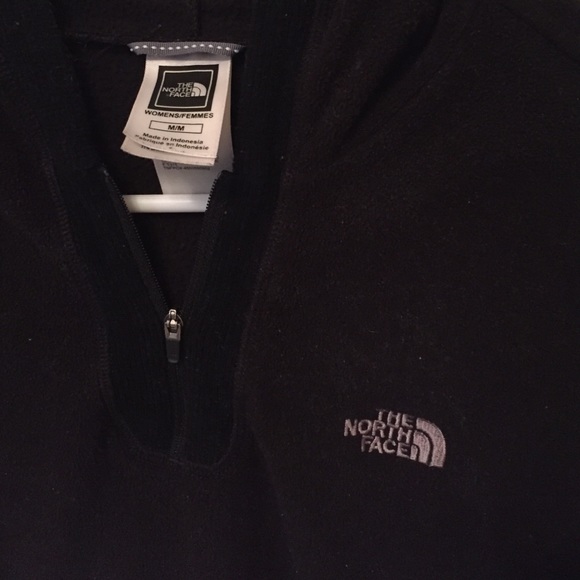 Perfect north face 3/4 zip - Picture 2 of 2