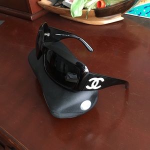 CHANEL sunglasses- black with mother of pearl