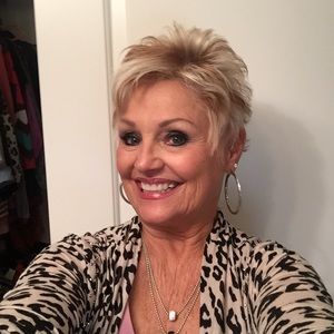 Meet your Posher, Becky