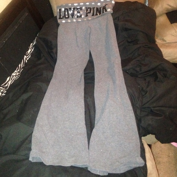 PINK Victoria's Secret Pants - Medium Victoria's Secret vs pink bling yoga pants