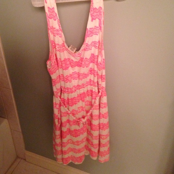 Never worn pink and white dress - Picture 1 of 4