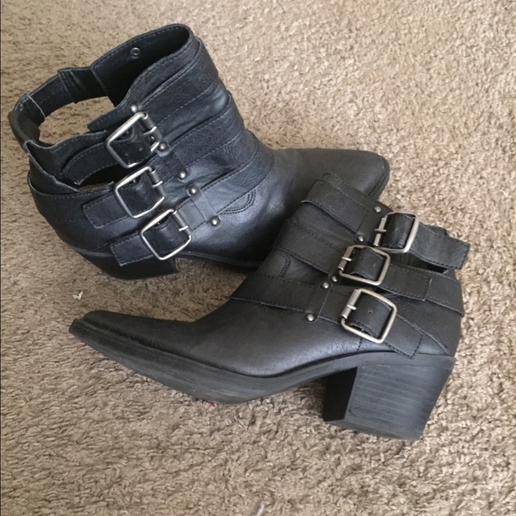 Low booties with buckles