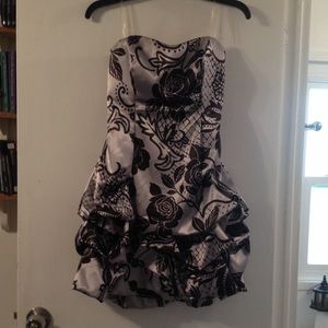 Grey/black mini dress
