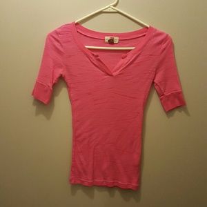 L.E.I top size small