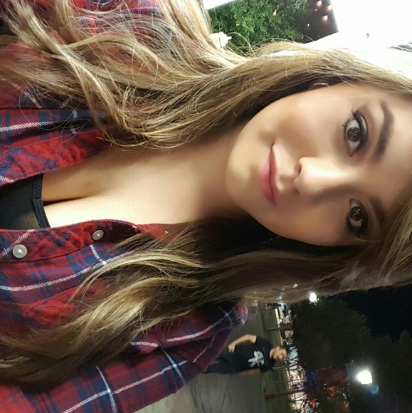 Meet your Posher, Yesenia