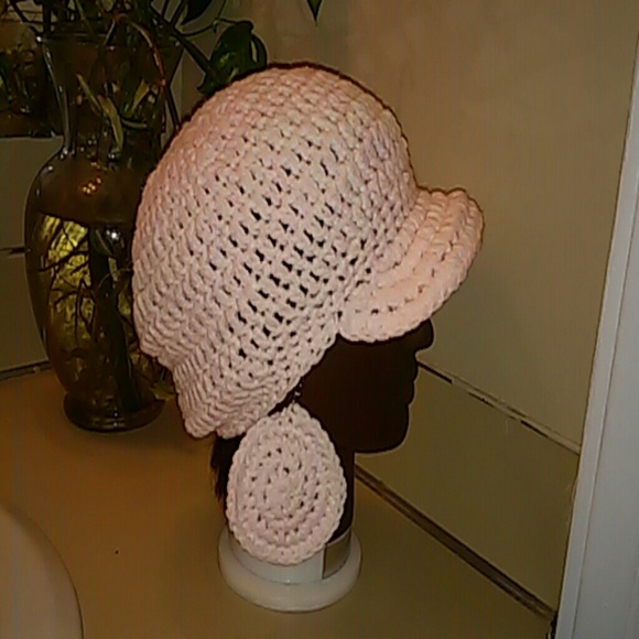 Crochet hat and earrings