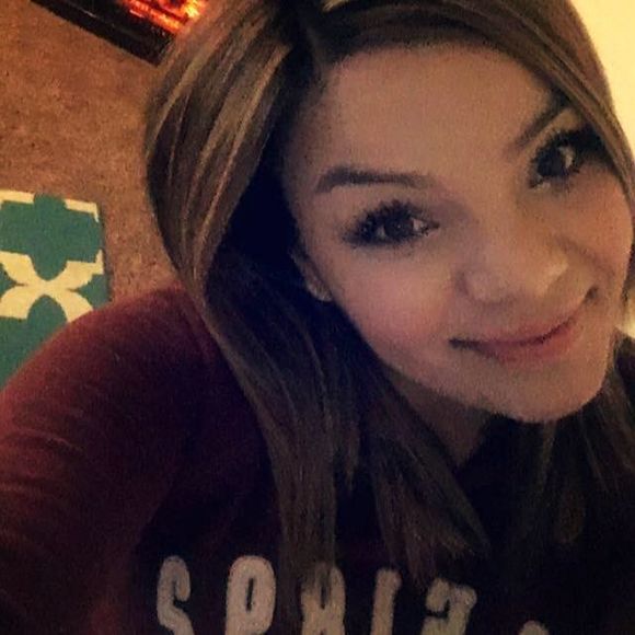 Meet your Posher, Lakisha - Picture 1 of 1