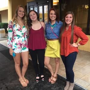 Meet your Posher, Lauren