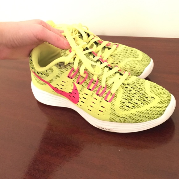 Nike lunartempo running shoe. Size 7. Neon - Picture 4 of 4