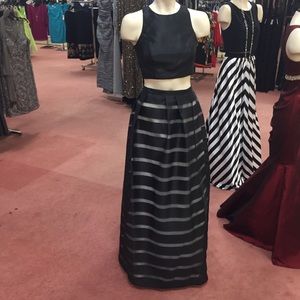 Xscape two piece gown. Mint condition.