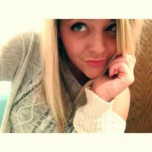 Meet your Posher, Becca