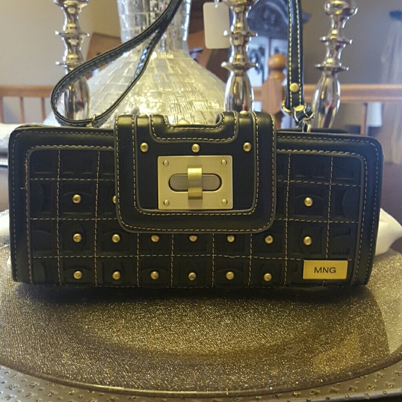 Small clutch purse with removable straps - Picture 1 of 4