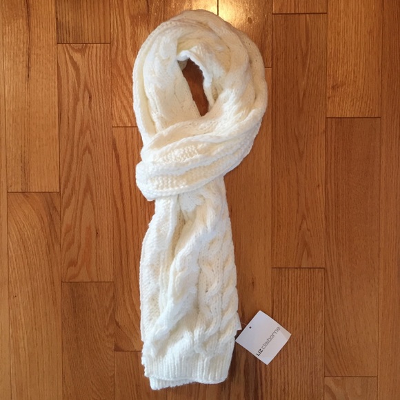NWT Liz Claiborne Knit Scarf
